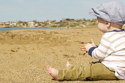 Oparzenia słoneczne u dzieci: domowe sposoby przynoszące ulgę