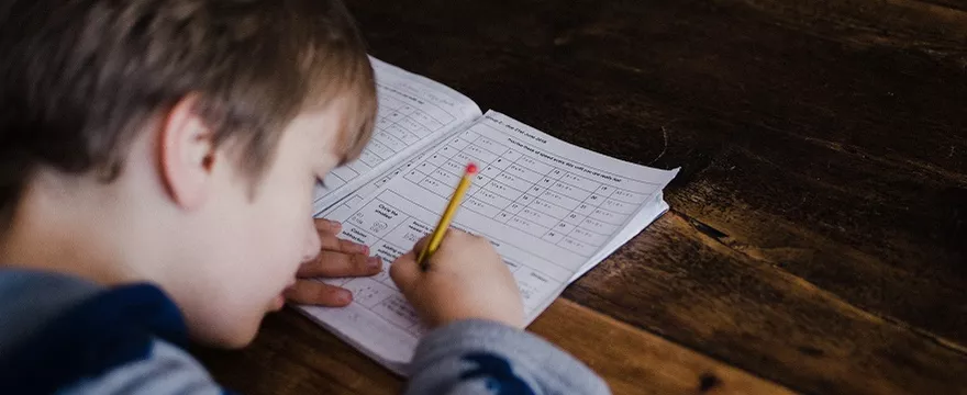 Czy nauczyciel może zadać pracę domową na święta?